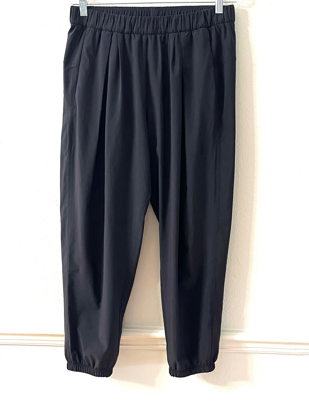 🍋Lululemon Black Light weight Pants With Pockets